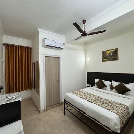 Airport Hotel Annexe New Delhi Buitenkant foto