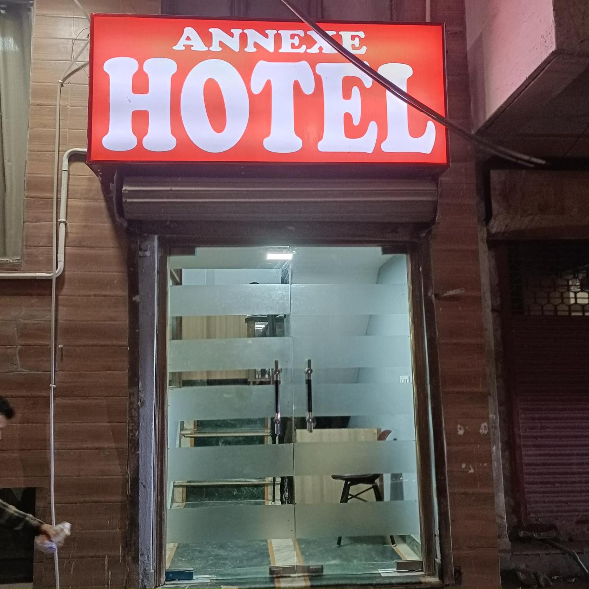 Airport Hotel Annexe New Delhi Buitenkant foto
