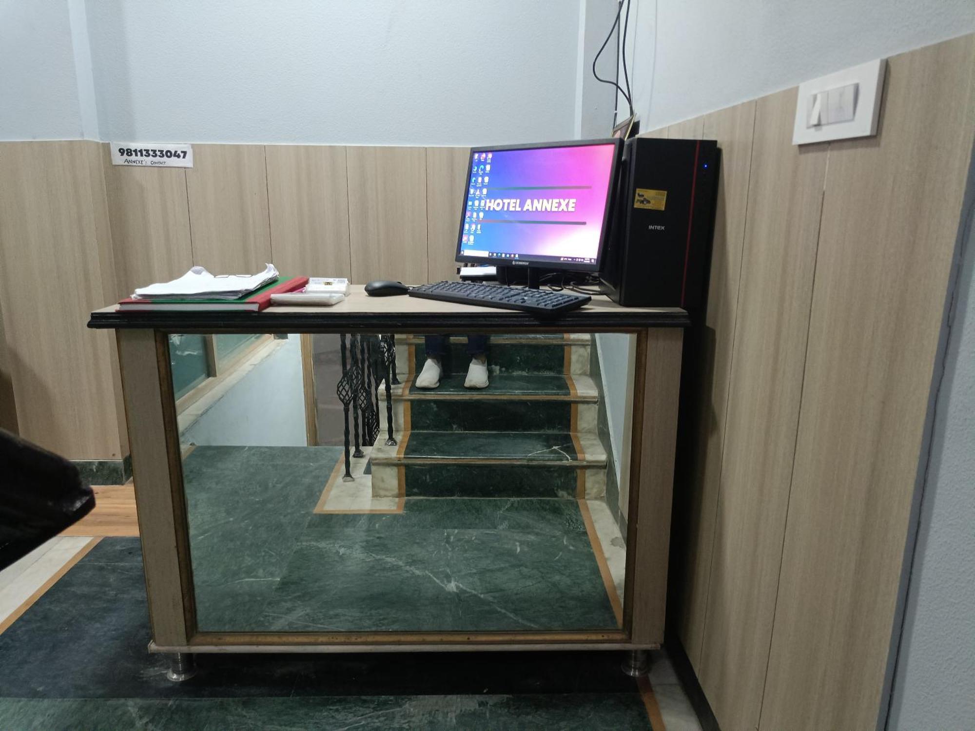 Airport Hotel Annexe New Delhi Buitenkant foto